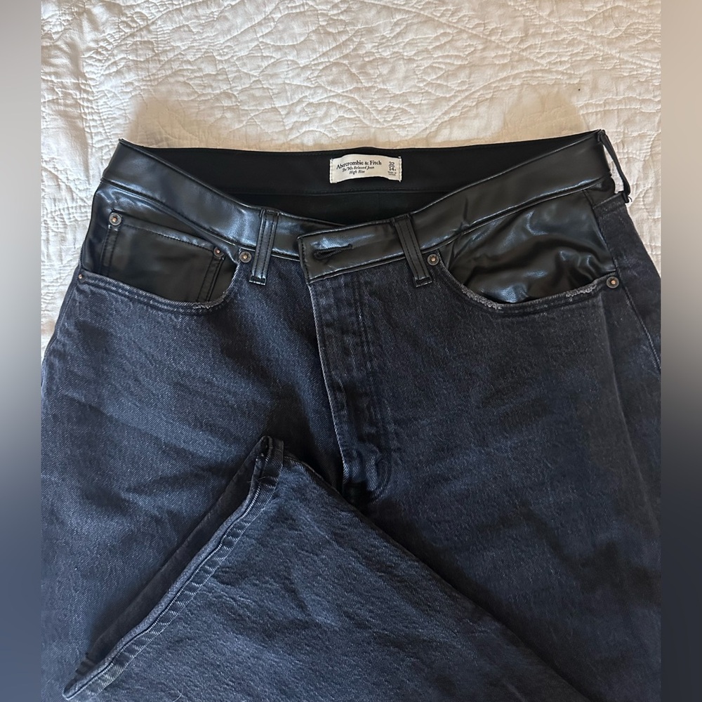 Women's Black High-Waisted Jeans with Faux Leather Details - Picture 2 of 5